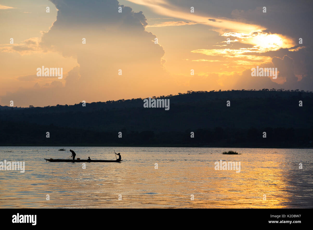 People crossing Congo river with goods to trade, the river is the border between Congo Brazzaville and Democratic Republic of Congo (DRC) Stock Photo
