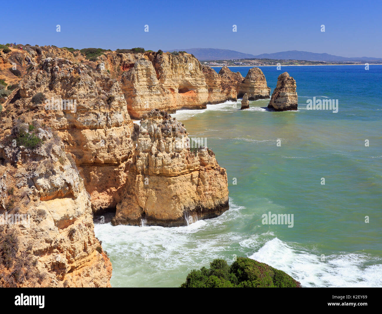 Atlantic Ocean shoreline in Ponta da Piedale Point, Algarve, Portugal Stock Photo