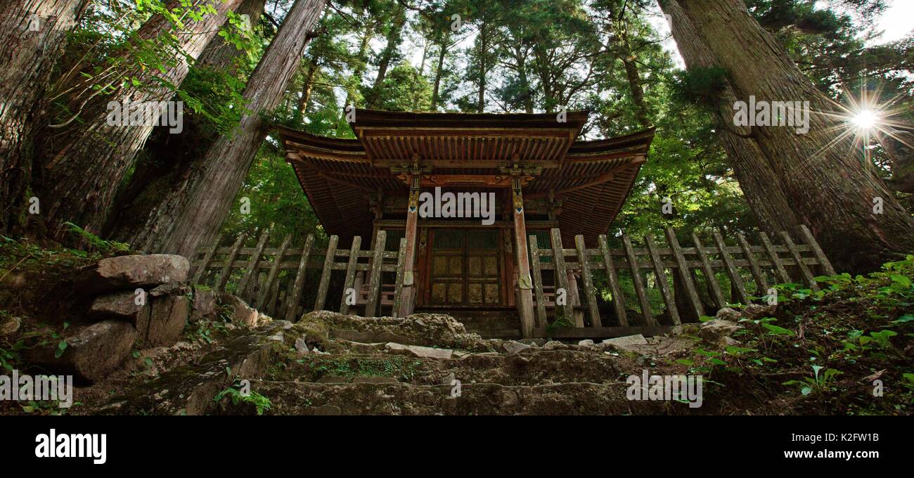 A building in the Okunoin temple complex in central Japan, on mount Koya Stock Photo