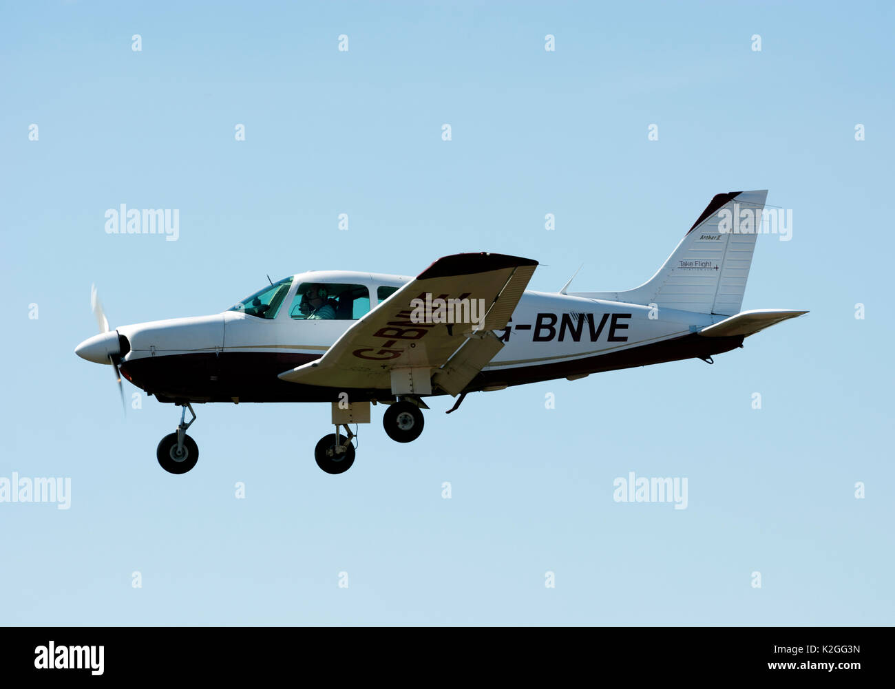 Piper PA28 Cherokee Archer II landing at Wellesbourne Airfield