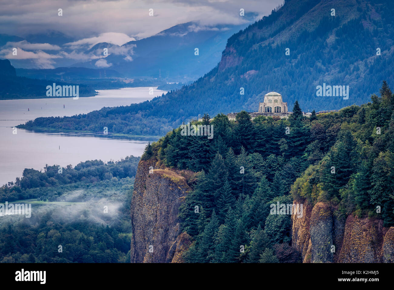 Early morning view of Vista House at Crown Point in the Columbia River Gorge, Oregon USA Stock Photo