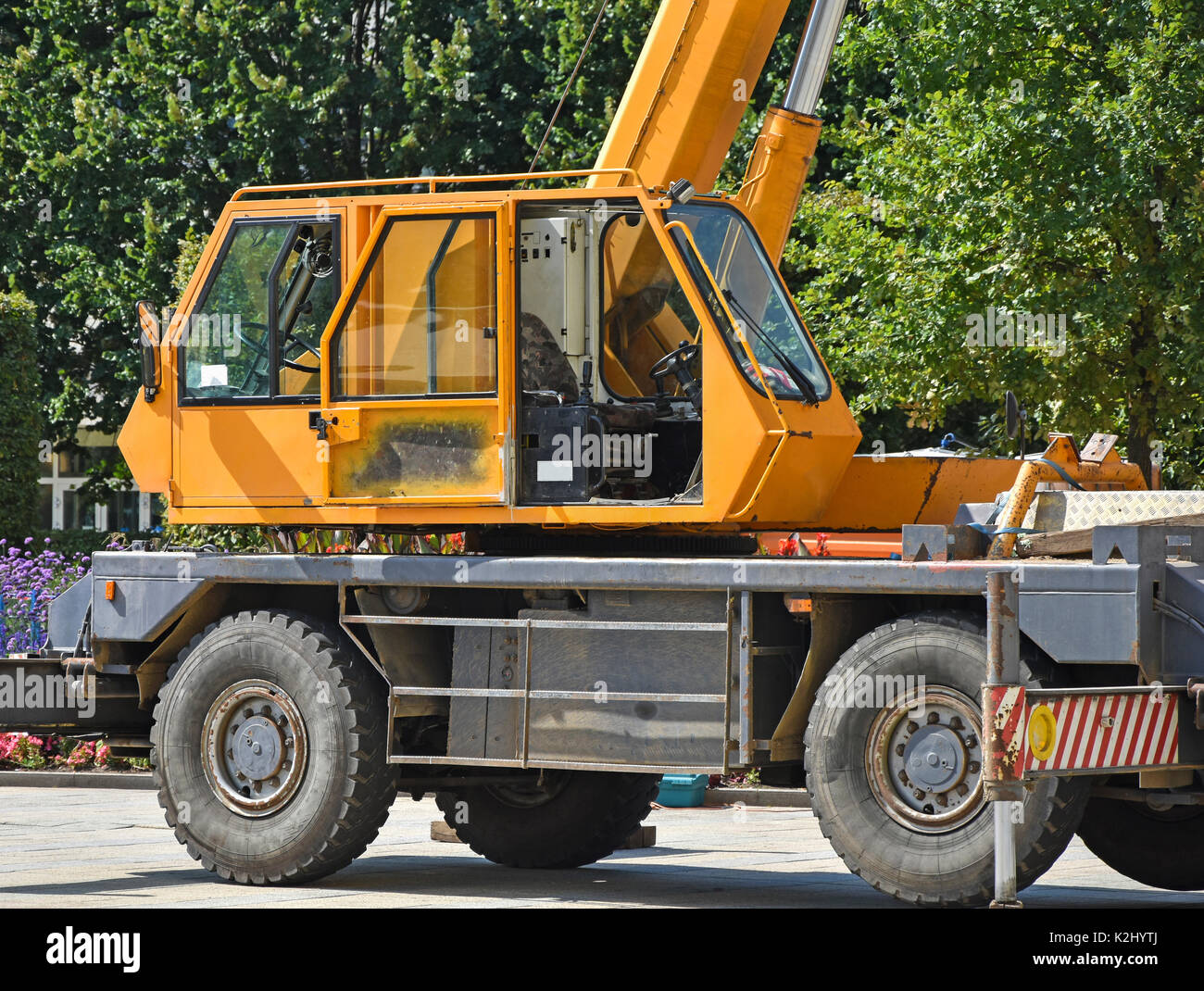 Crane vehicle hires stock photography and images Alamy