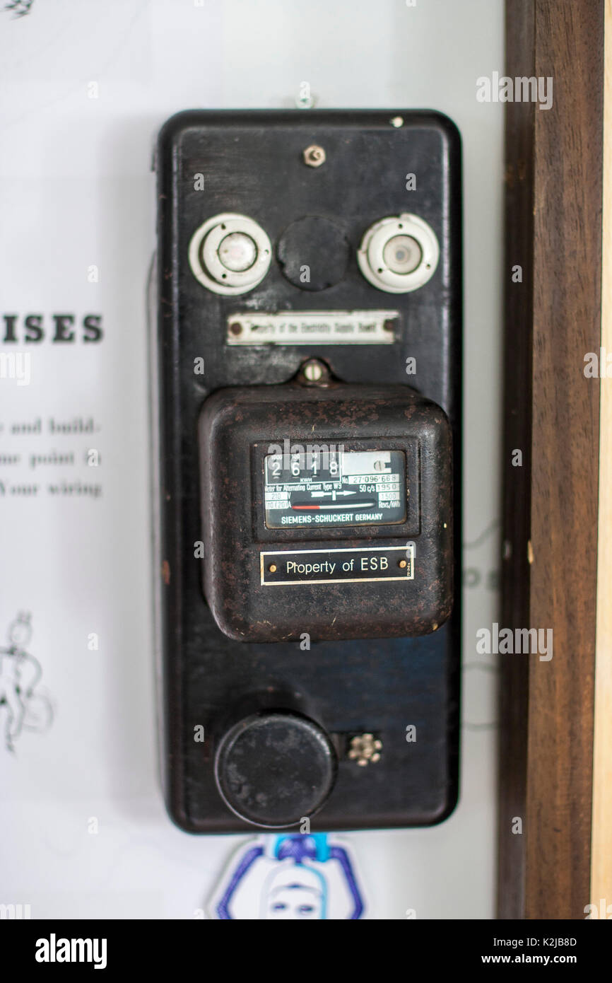 Old fashioned electric meter hires stock photography and images Alamy