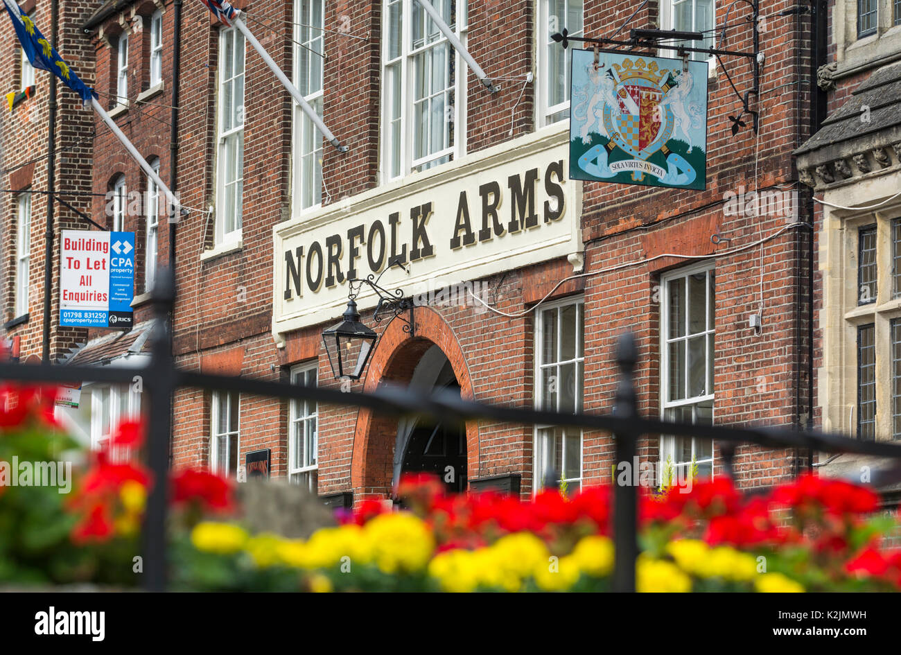 Norfolk Arms Hotel in the High Street in Arundel, West Sussex, England, UK. Stock Photo