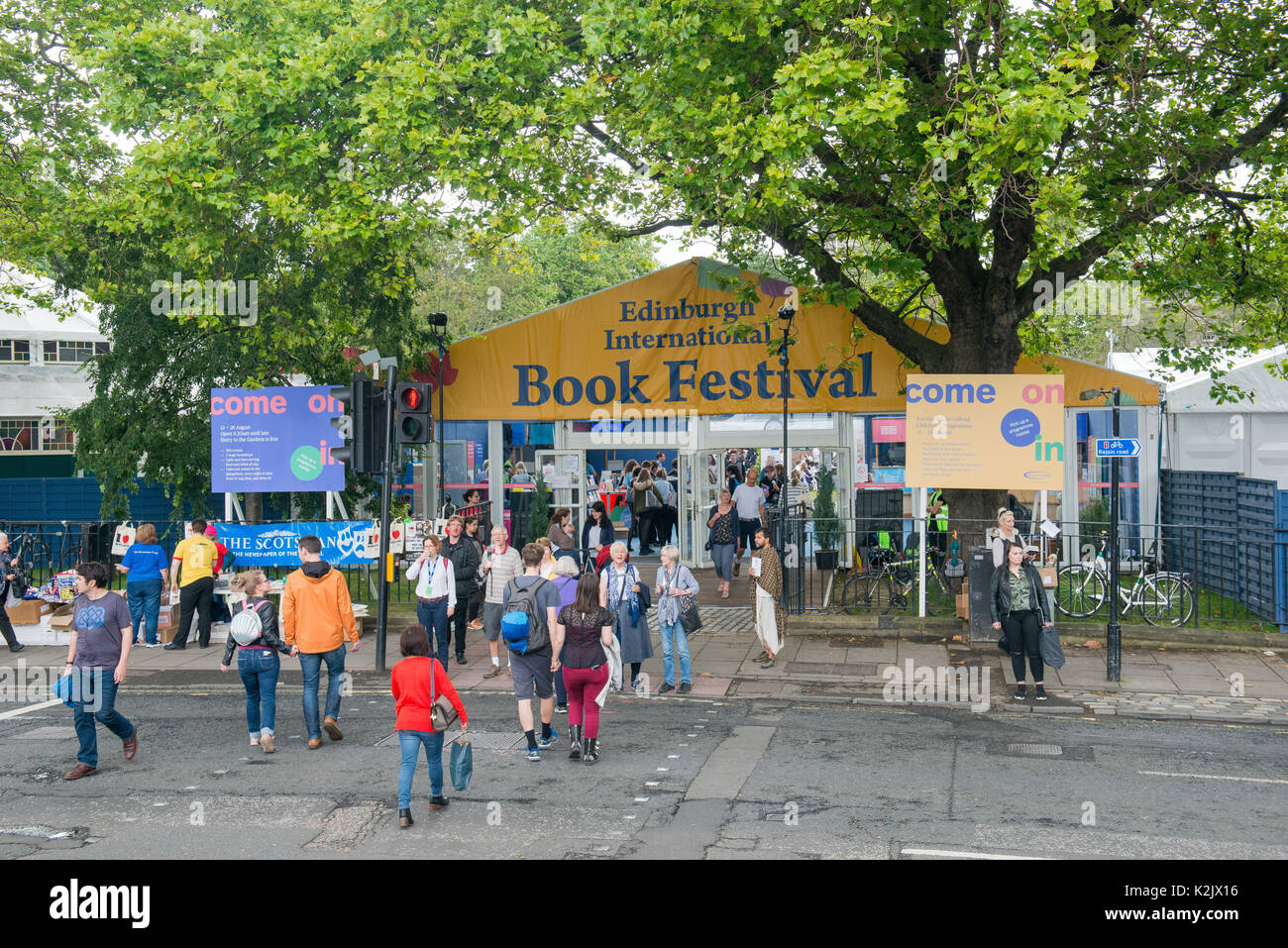 Edinburgh International Book Festival, Charlotte Square Gardens, GV 2017 Stock Photo