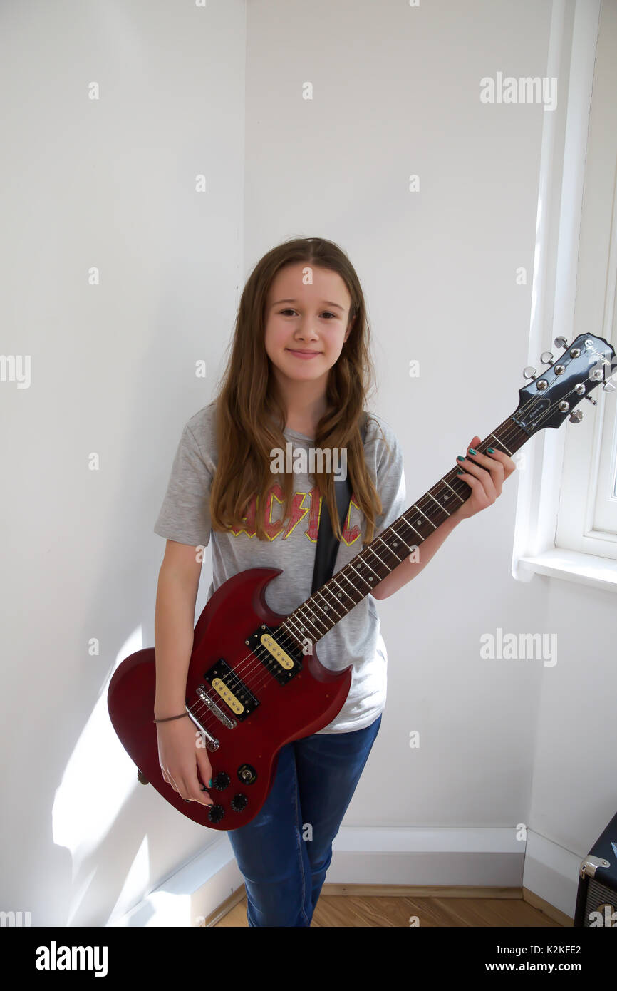 London,UK,31st August 2017,Lucy Gowan joined London’s top young buskers who took part in a boot camp with music industry experts at the Umbrella Rooms music studios in the heart of the West End before going head-to-head at the Gigs Grand Final at Westfield this Sunday. Twelve competitors have made it through to the Grand Final, where they will battle it out for the title of Gigs Champion 2017 and a range of top prizes including a London Underground busking licence, studio time and busking equipment and a busking trip to Paris©Keith Larby/Alamy Live News Stock Photo
