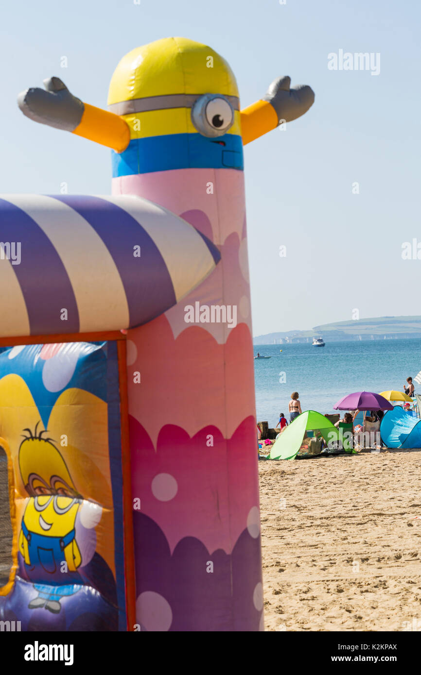Bournemouth, Dorset, UK. 1st Sep, 2017. UK weather: lovely warm sunny day at Bournemouth beach - visitors get there early to get a good spot for the second day of the Bournemouth Air Festival. Credit: Carolyn Jenkins/Alamy Live News Stock Photo