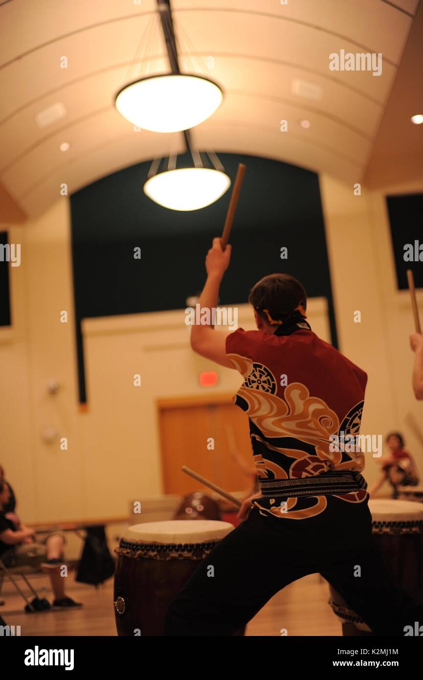 Japanese drum hires stock photography and images Alamy