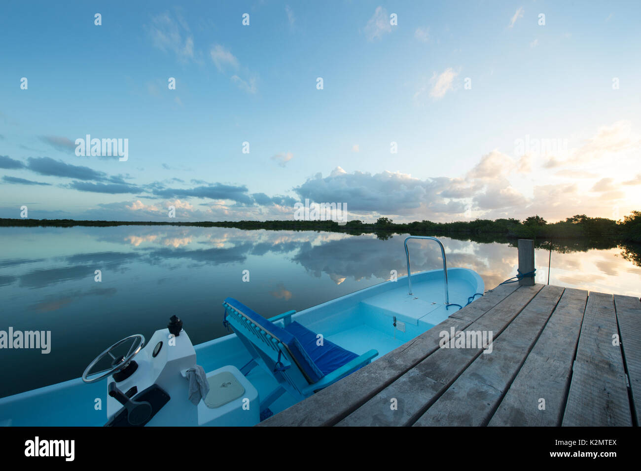 Skiff belize hi-res stock photography and images - Alamy