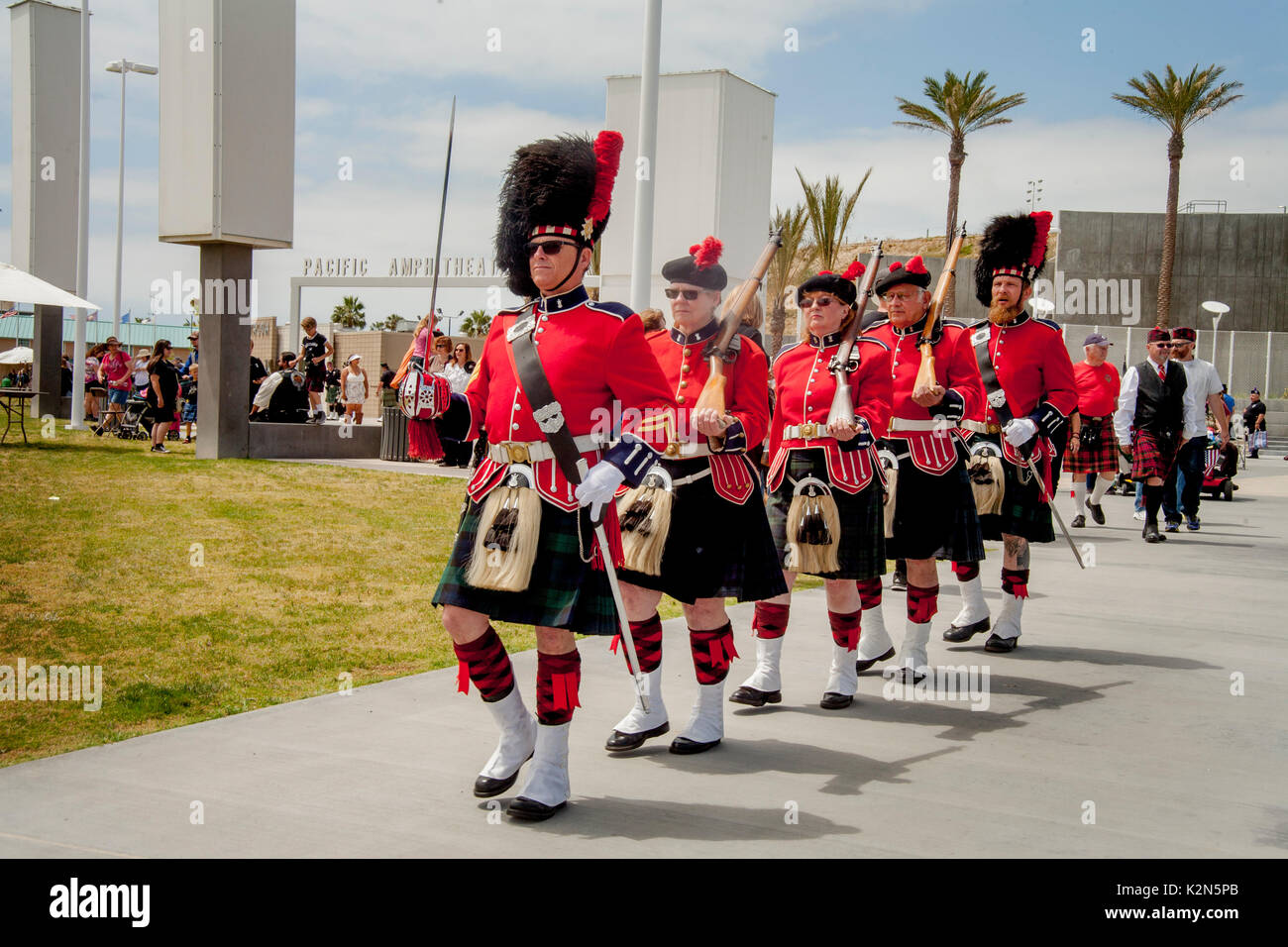 Scottish military uniform hires stock photography and images Alamy