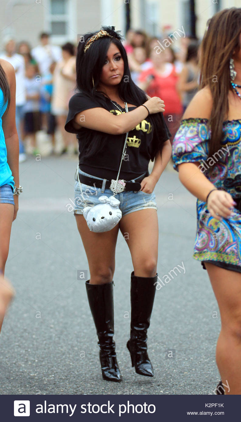 Nicole "Snooki" Polizzi Nicole 'Snooki' Polizzi. 'Jersey Shore' cast go to dinner with their