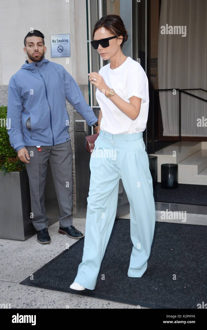 New York, NY, USA. 30th Aug, 2017. Victoria Beckham out and about for  Celebrity Candids - WED, New York, NY August 30, 2017. Credit: Kristin  Callahan/Everett Collection/Alamy Live News Stock Photo