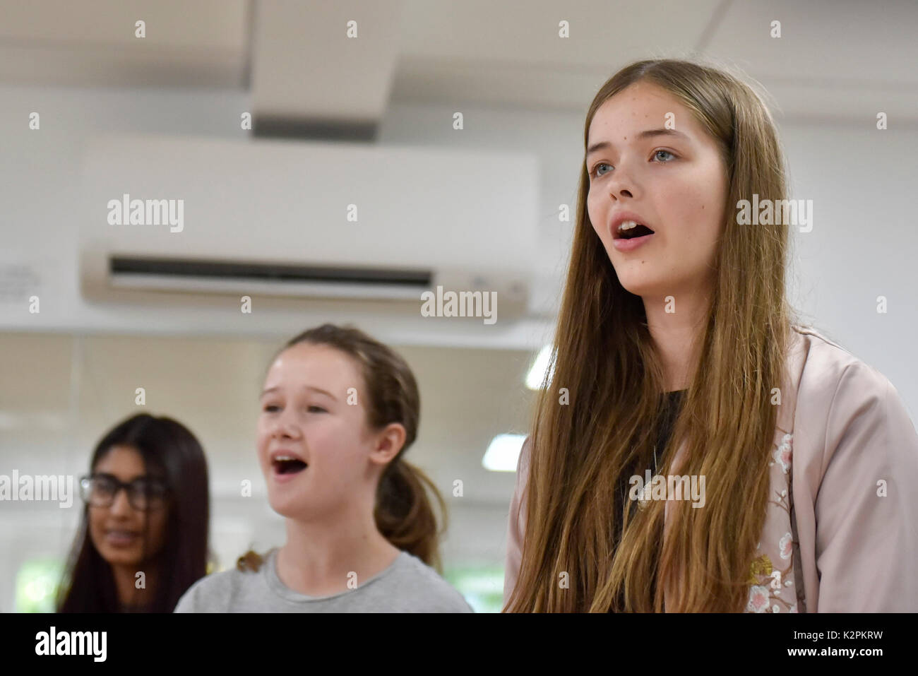 London, UK. 31 August 2017. Young buskers hoping to be Gigs Champion 2017 take part in a boot camp with industry experts at music studios in the West End ahead of their upcoming Gigs Grand Final at Westfield London. Gigs is the Mayor of London’s annual busking competition for young songwriters and performers aged 11-25 years old. Credit: Stephen Chung / Alamy Live News Stock Photo
