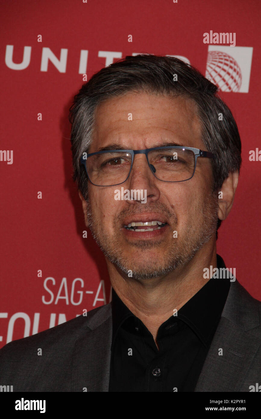Ray romano poster hi-res stock photography and images - Alamy