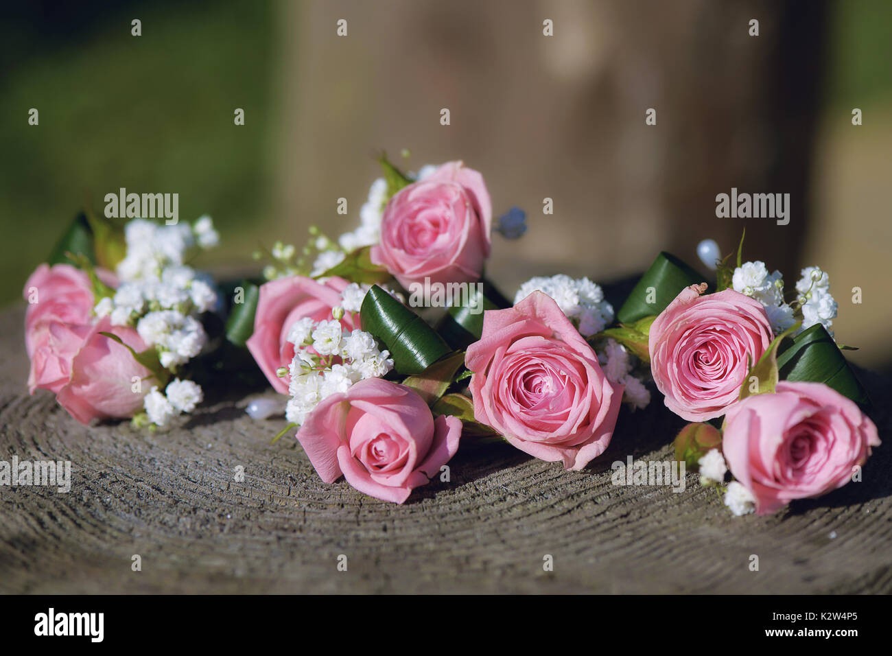 Flower Arrangement For Wedding Centerpiece Featuring Small