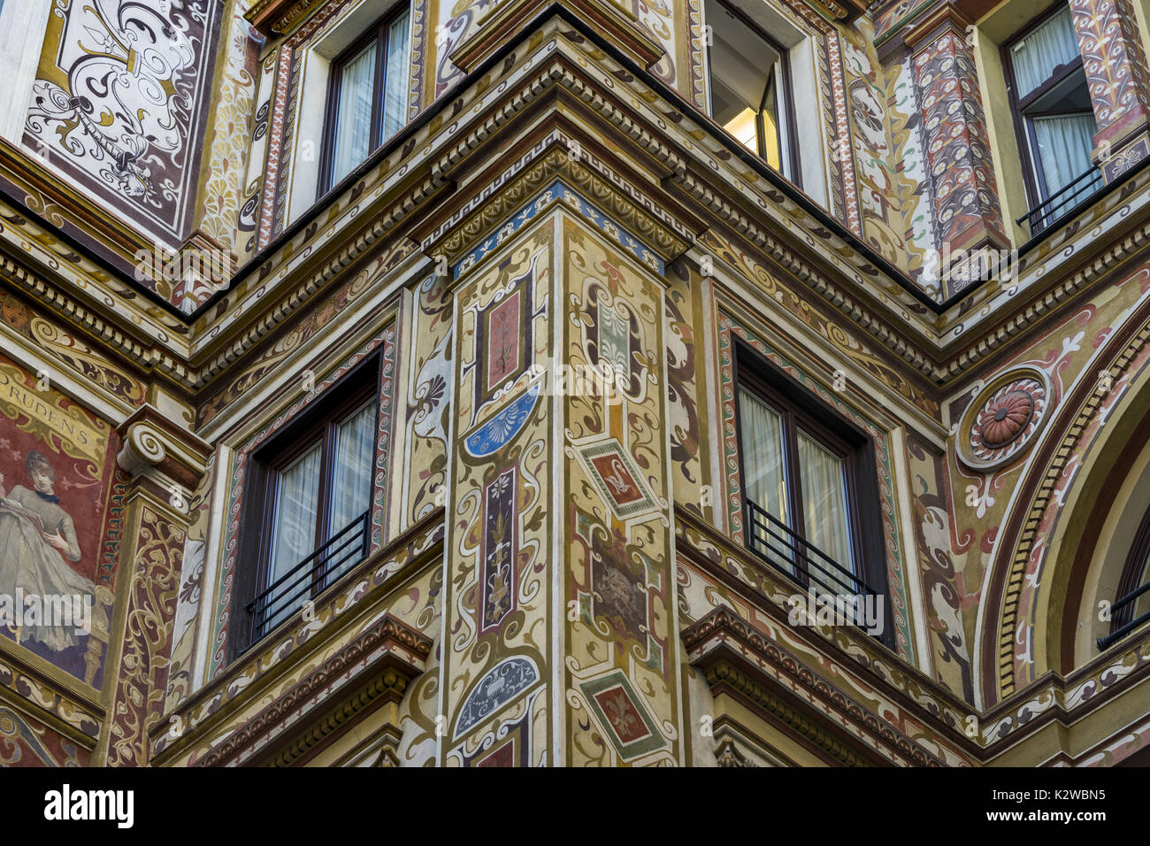 ornately-painted-and-decorated-facades-of-the-palazzo-sciarra-galleria