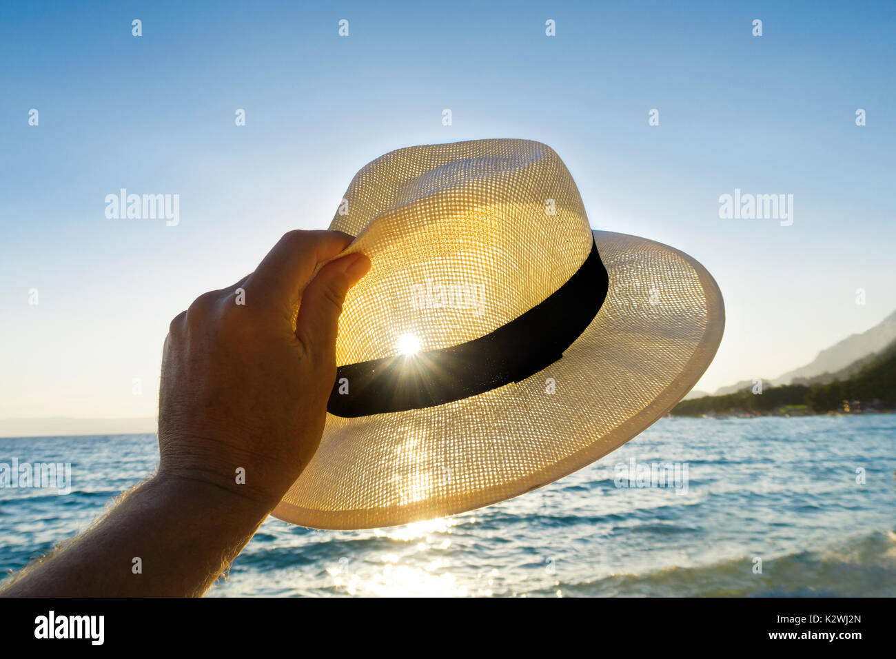 Hand holding the sun hi-res stock photography and images - Alamy