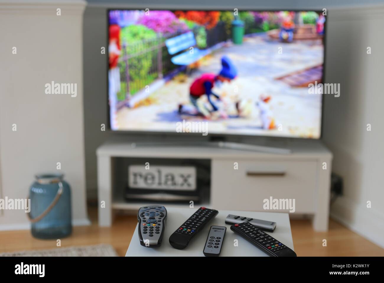 Tv remote control hi-res stock photography and images - Alamy