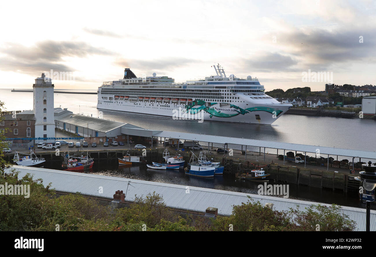 Cruise ship Norwegian Jade enters the Tyne from the North Sea and