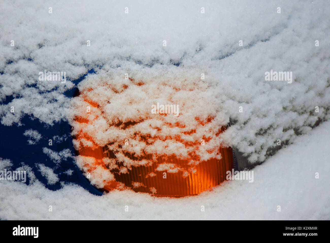 Schnee, Neuschnee, Auto, Ruecklicht, eingeschneit, Winter Stock Photo