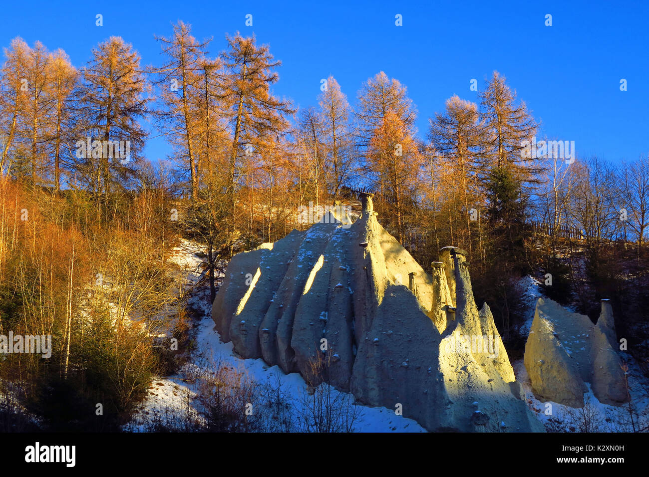 Alpen, Suedtirol, Italien, Pustertal, Winter, Gebirge, Erdpyramiden, Terenten Stock Photo