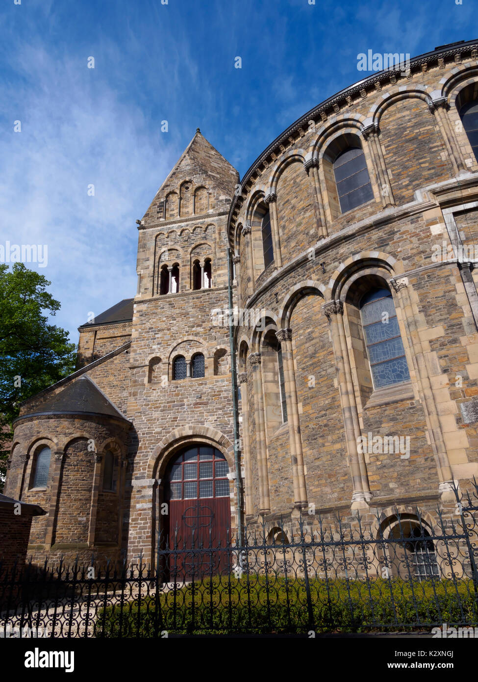 Basilica of Our Lady, Basiliek van OnzeLieveVrouw, apse and Barbara Tower, Maastricht