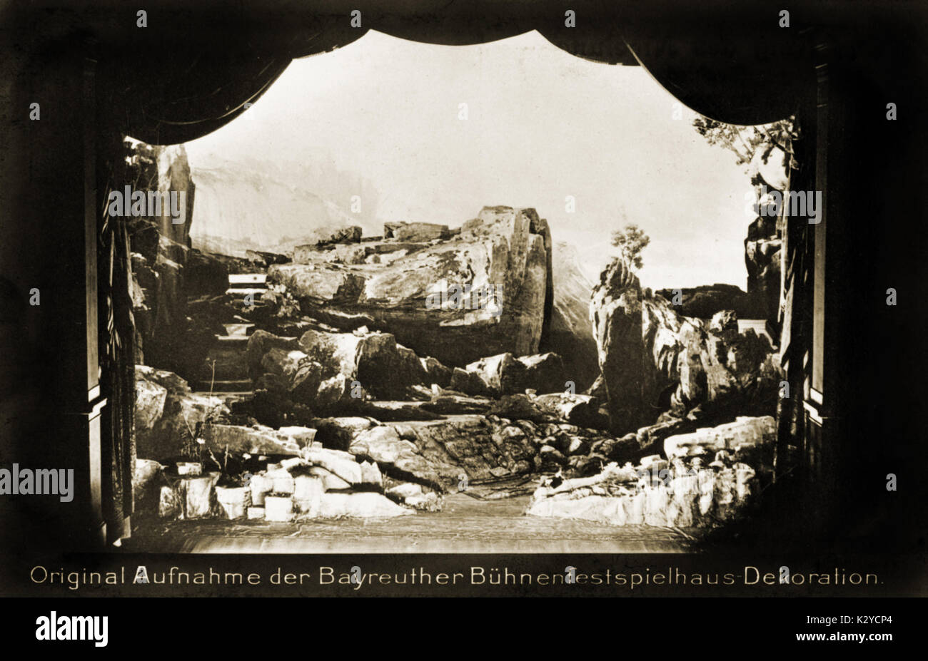 WAGNER, Richard - Ring Cycle - Bayreuth Set Original photograph from the  Bayreuth 'Buehnenfestspielhaus'. Set design Stock Photo - Alamy