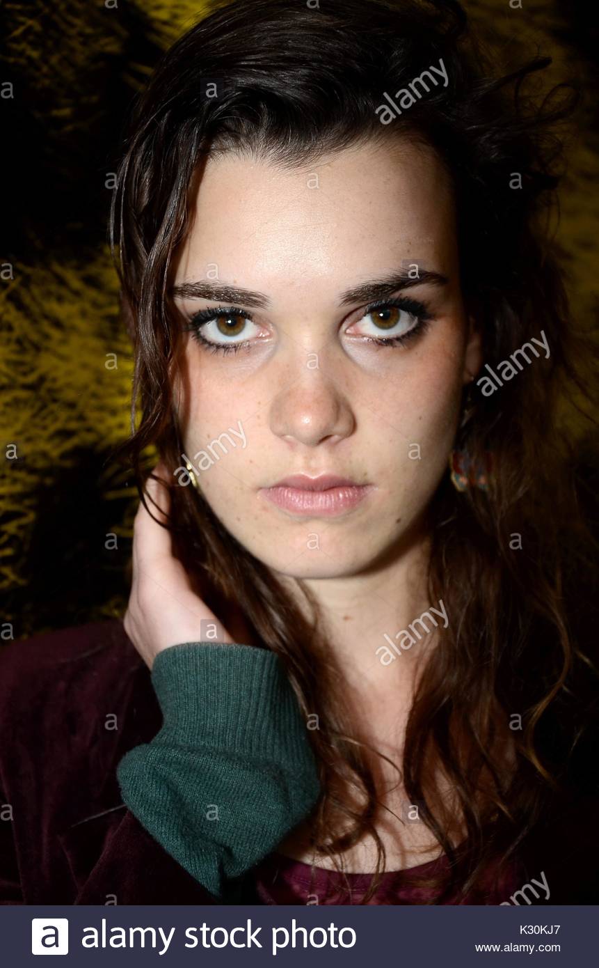 Classify French actress Camille Rutherford