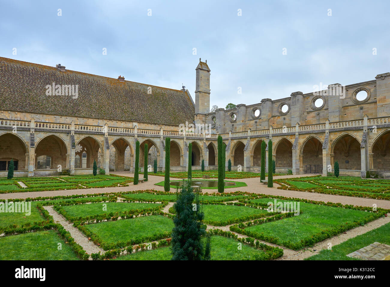 Abbaye De Royaumont High Resolution Stock Photography And Images Alamy abbaye-de-royaumont-high-resolution-stock-photography-and-images-alamy