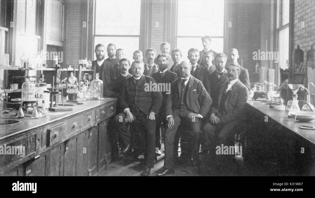 Group photograph of chemists at Johns Hopkins University, with Ira Remsen in the center, inside a laboratory on the Homewood campus in Baltimore, Maryland, 1890. Stock Photo