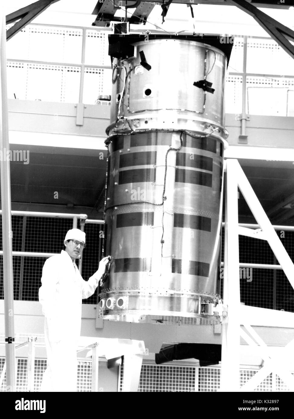 American scientist Samuel Thornton Durrance stands beside the Hopkins Ultraviolet Telescope at the Goddard Space Flight Center in Greenbelt, Maryland, October, 1984. Stock Photo