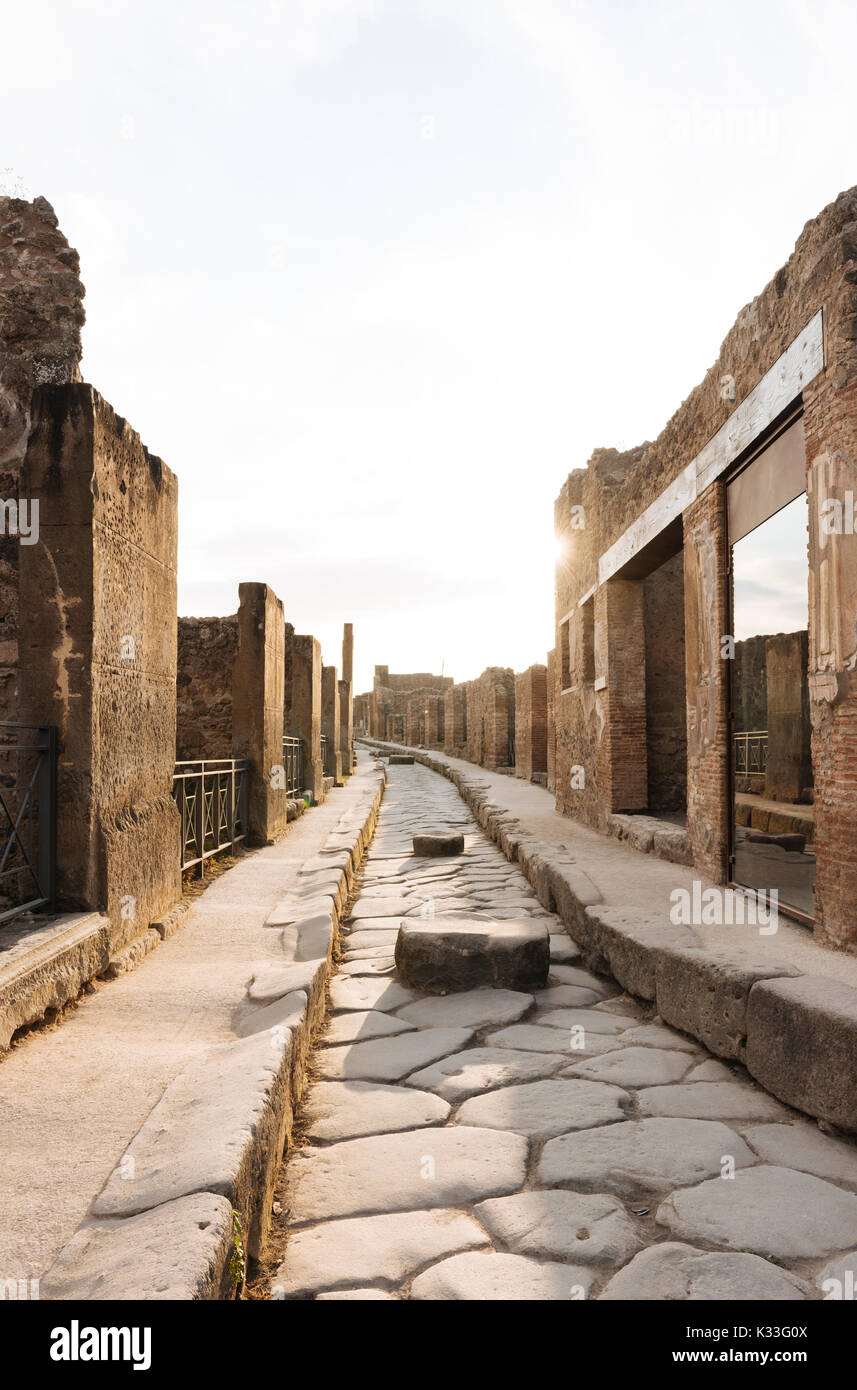 Ancient ruins europe hi-res stock photography and images - Alamy
