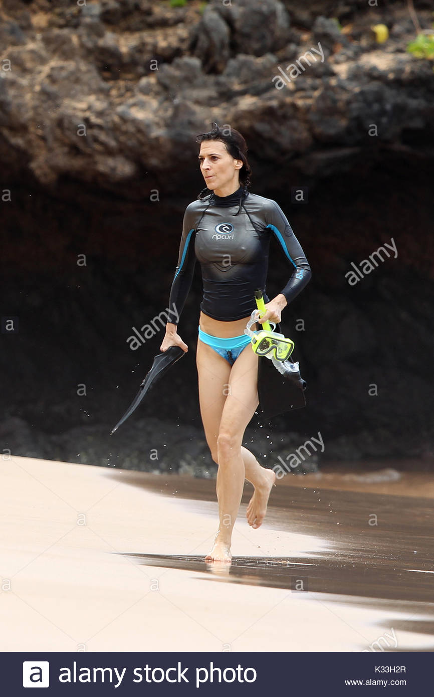Perrey Reeves Perrey Reeves