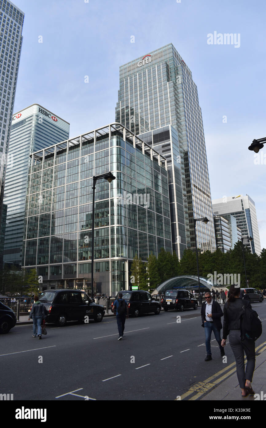 London - Modern office buildings at Canary Wharf Stock Photo - Alamy