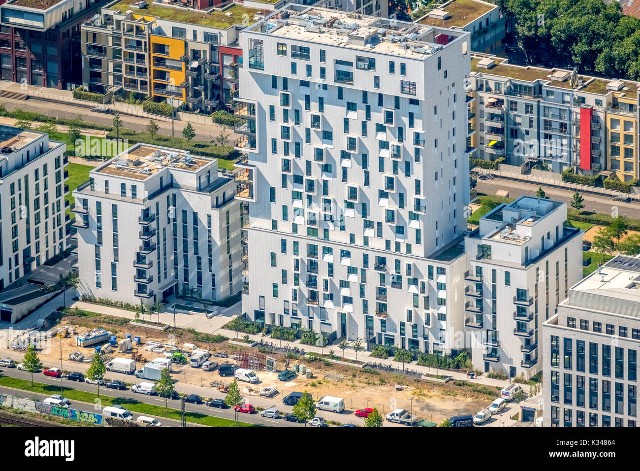 Modern architecture, Holiday Inn Dusseldorf City Toulouse Avenue, Berty Albrecht Park, Dusseldorf, Rhineland, North Rhine-Westphalia, Germany Dusseldo Stock Photo