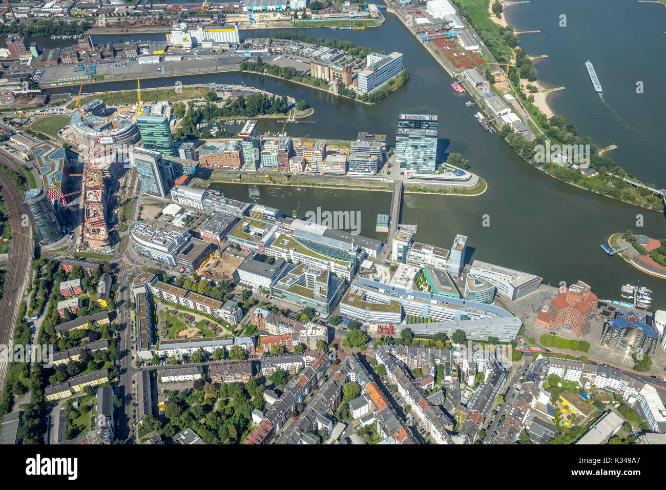 Float Offices, RPBW Renzo Piano Building Workshop in Zusammenarbeit BM+P  Architekten, Franziusstraße Düsseldorf, Medienhafen Düsseldorf, Rhein,  Düsse Stock Photo - Alamy