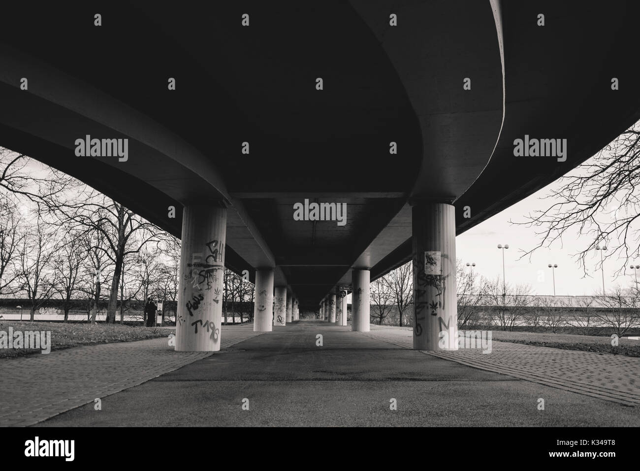 Lines of symmetry hi-res stock photography and images - Alamy
