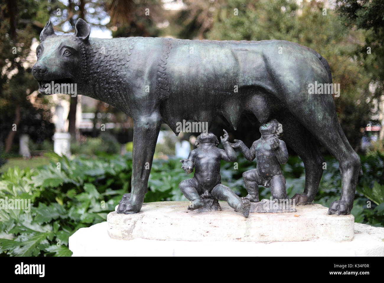 botanico-buenos-aires-argentina-september-2017-the-capitoline-wolf-K34F0R.jpg