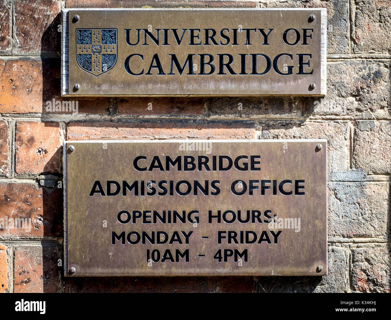 University Admissions - Cambridge University Admissions Office - signs outside the Cambridge University admissions office Stock Photo