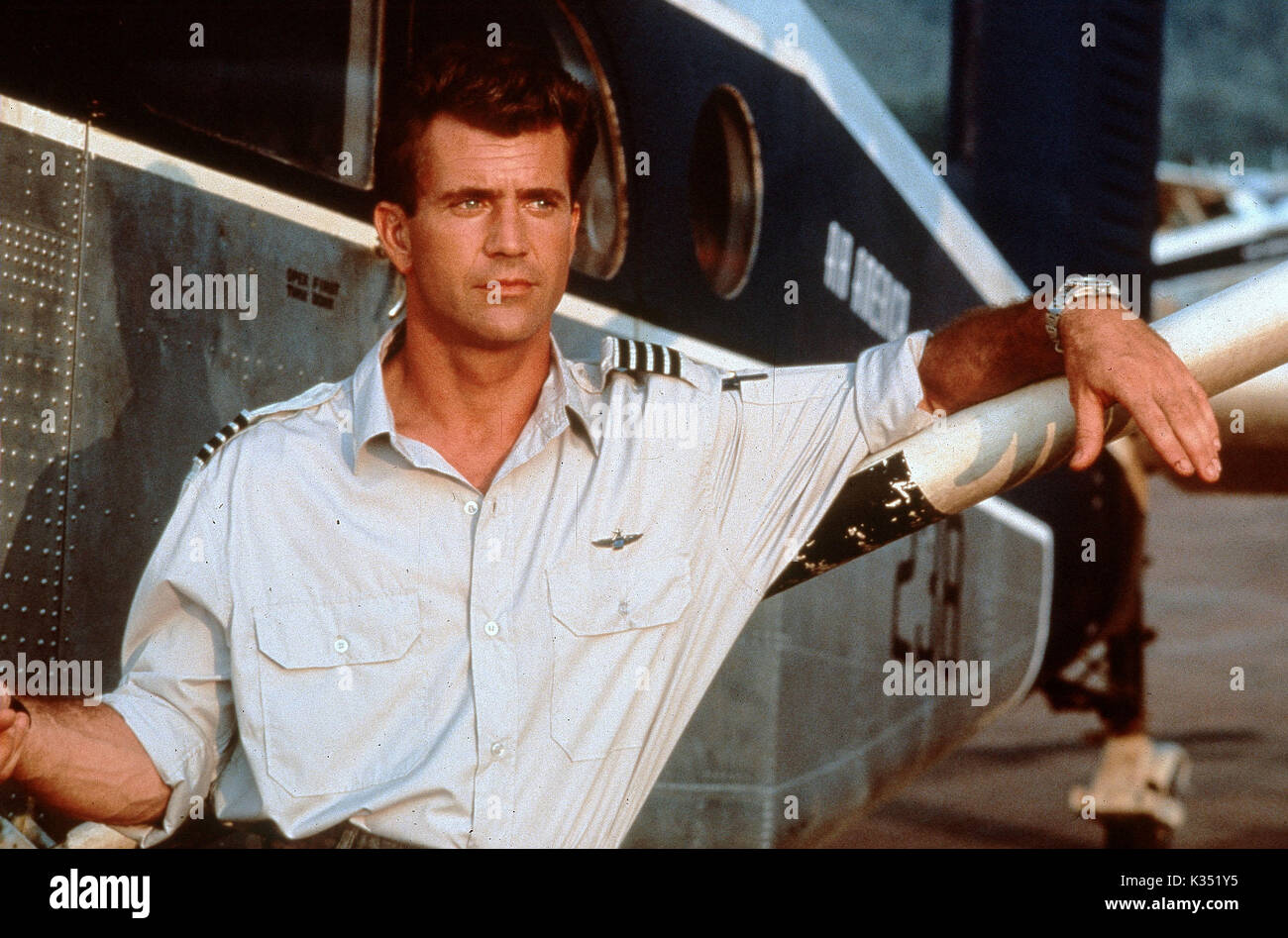 AIR AMERICA MEL GIBSON     Date: 1990 Stock Photo