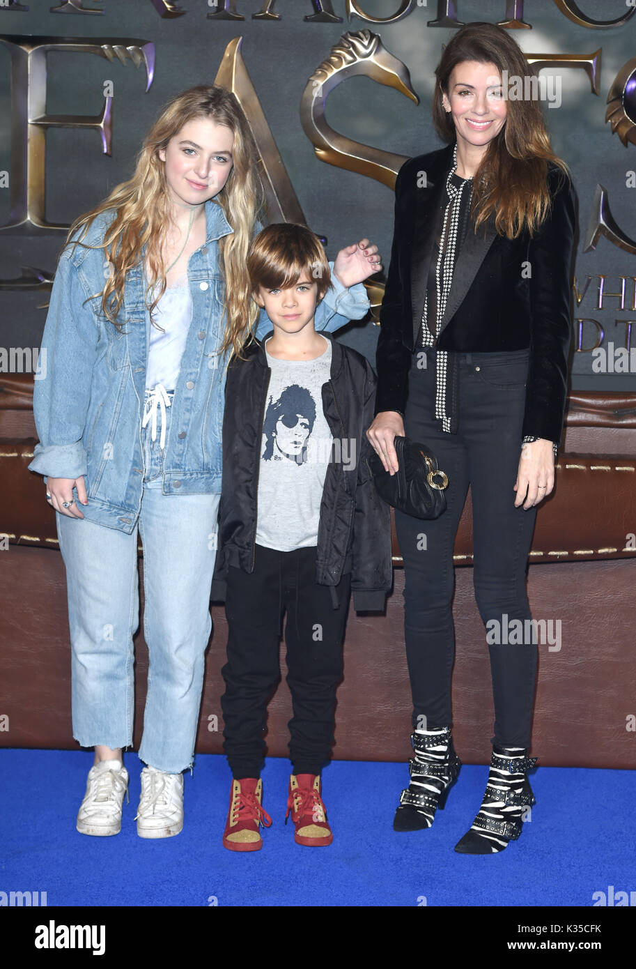 Photo Must Be Credited ©Alpha Press 079965  15/11/2016  Sara MacDonald and Son Donovan and Anais Gallagher European Premiere Of Fantastic Beasts And Where To Find Them Leicester Square London Stock Photo