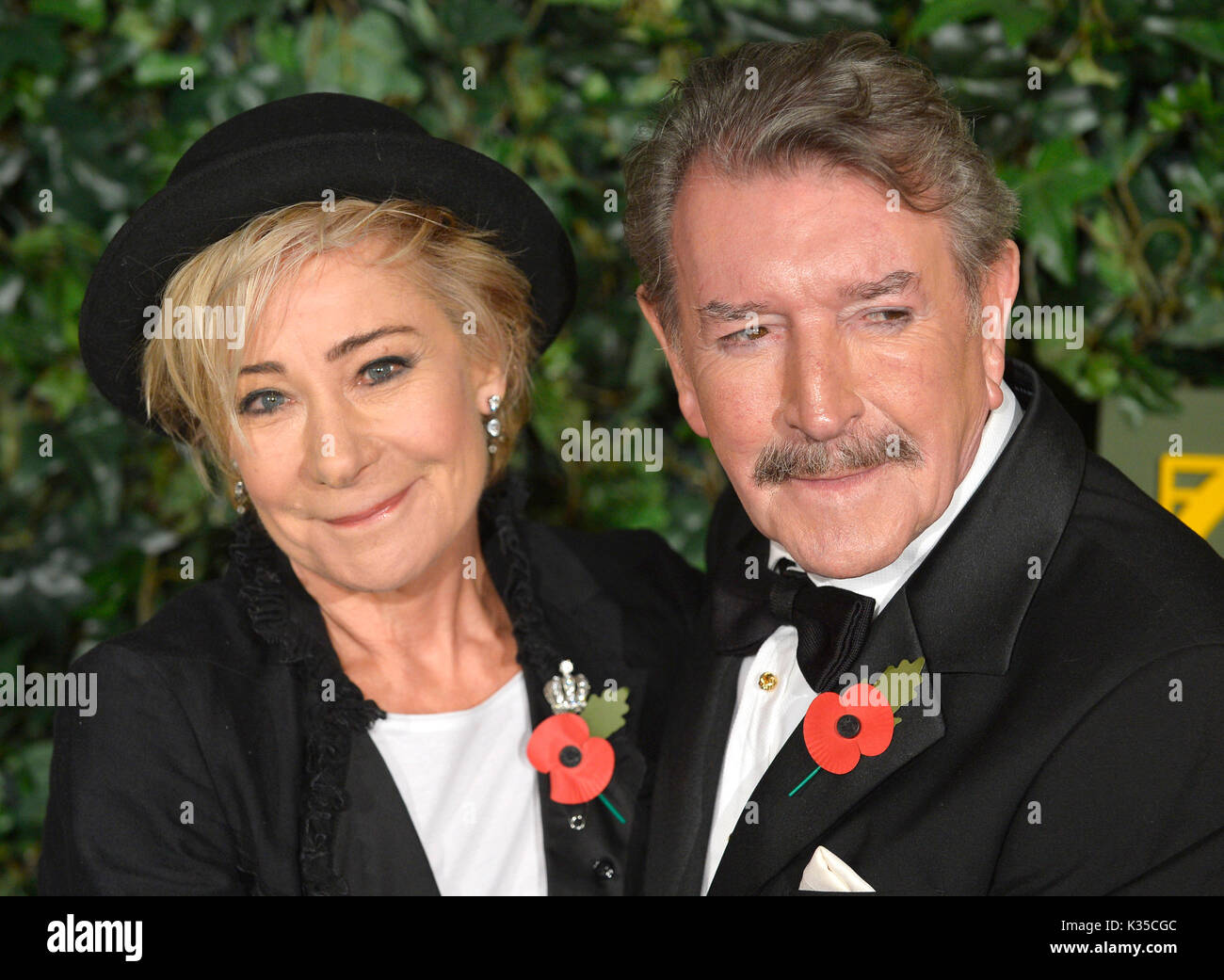 Photo Must Be Credited ©Alpha Press 080004 13/11/2016 Zoe Wanamaker and Husband Gawn Grainger at The London Evening Standard Theatre Awards 2016 held at The Old Vic Theatre in London. Stock Photo