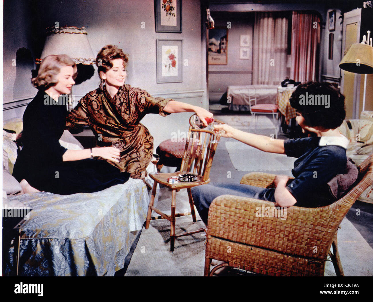 THE BEST OF EVERYTHING HOPE LANGE, SUZY PARKER, DIANE BAKER     Date: 1959 Stock Photo