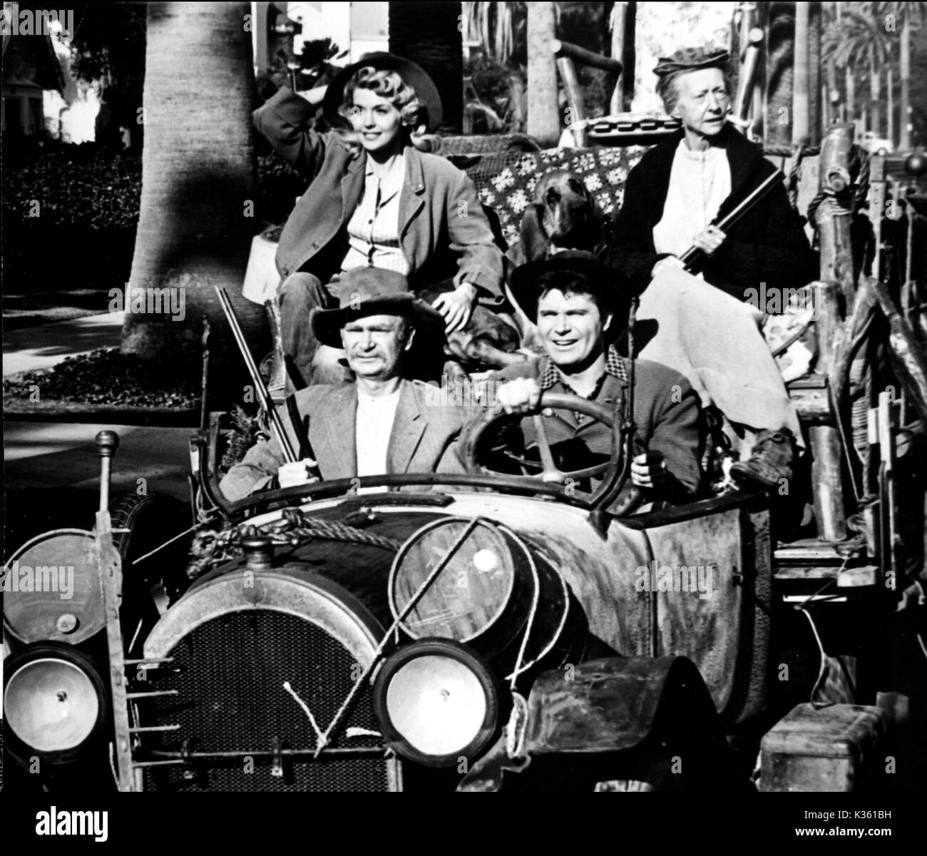 THE BEVERLY HILLBILLIES DONNA DOUGLAS, BUDDY EBSEN, IRENE RYAN, MAX BAER JR Stock Photo