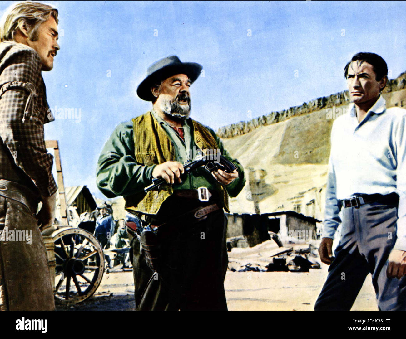THE BIG COUNTRY CHUCK CONNORS, BURL IVES, GREGORY PECK     Date: 1958 Stock Photo