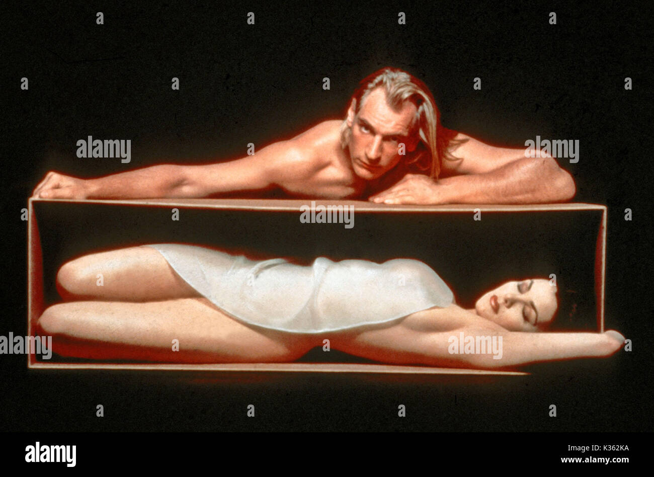 BOXING HELENA JULIAN SANDS, SHERILYN FENN Date: 1993 Stock Photo - Alamy