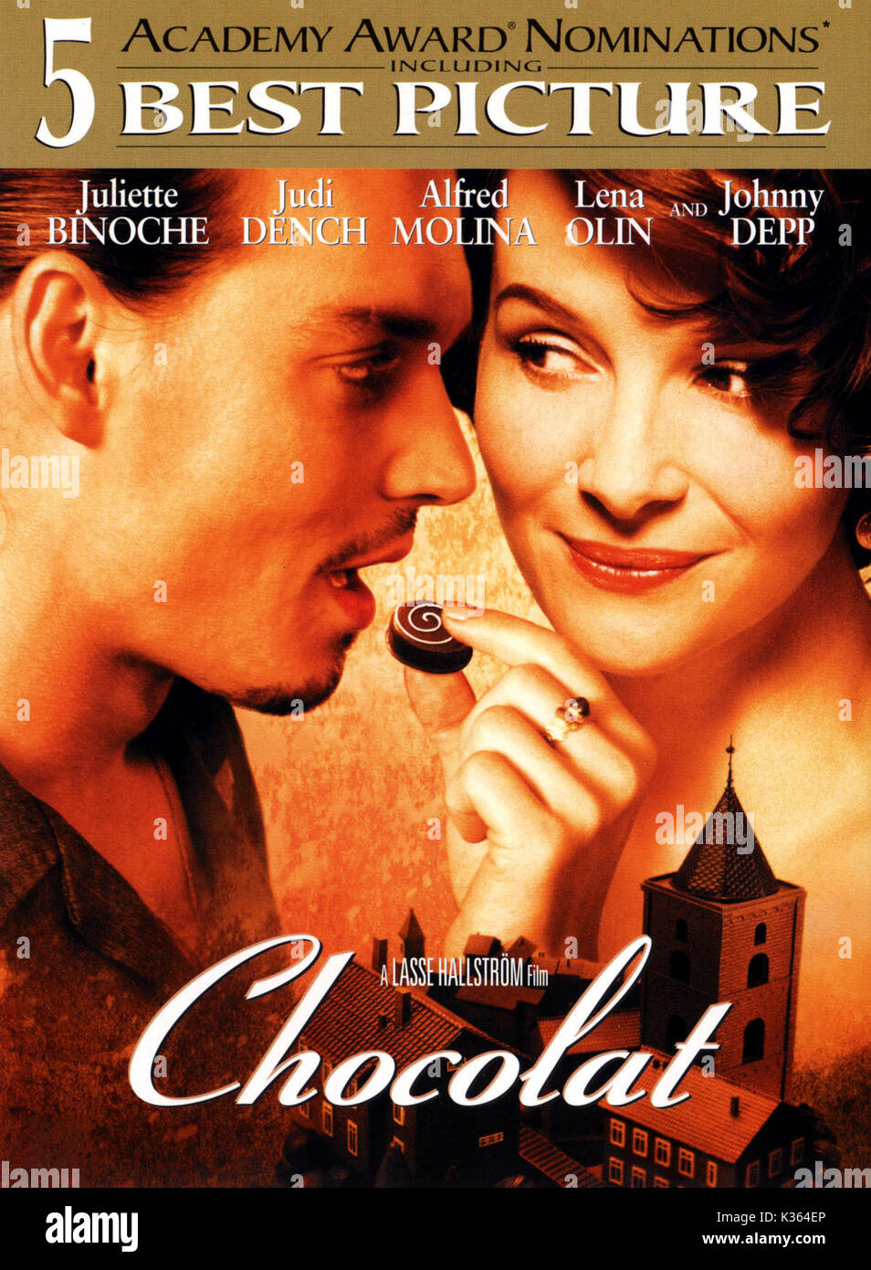 CHOCOLAT JOHNNY DEPP, JULIETTE BINOCHE CHOCOLAT     Date: 2000 Stock Photo