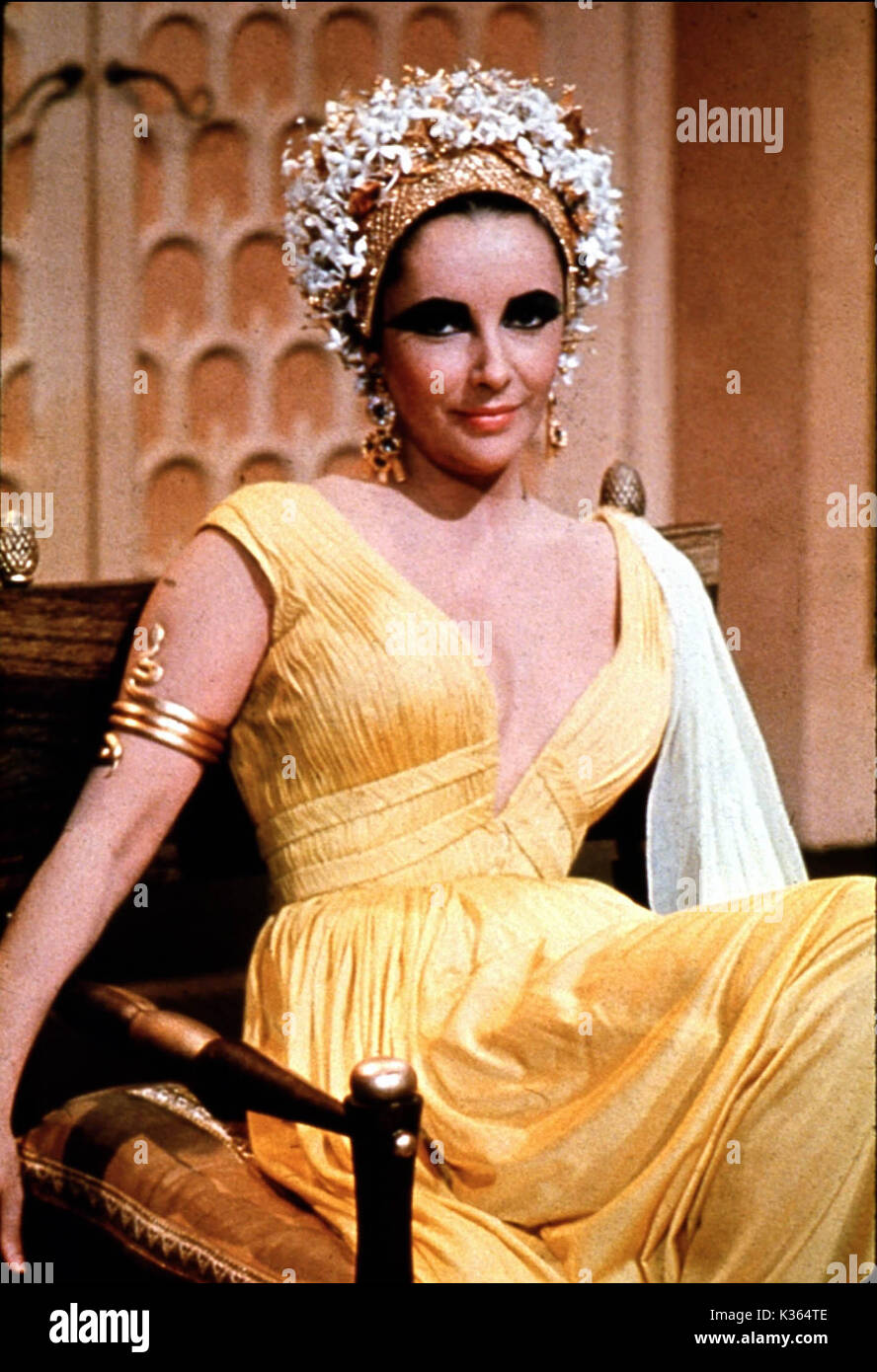Cleopatra 1963 elizabeth taylor hi-res stock photography and images - Alamy