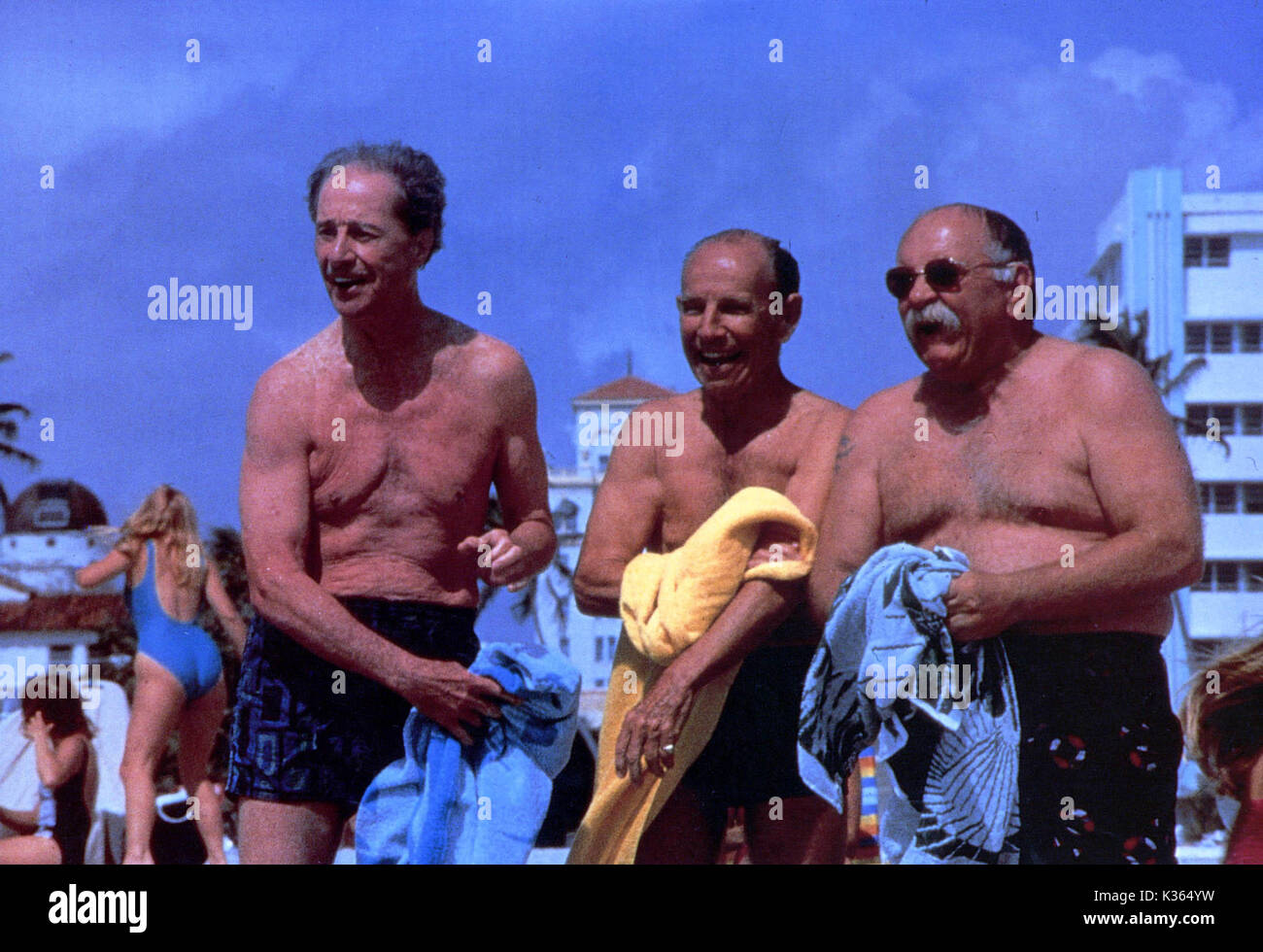 COCOON: THE RETURN DON AMECHE, HUME CRONYN, WILFORD BRIMLEY     Date: 1988 Stock Photo