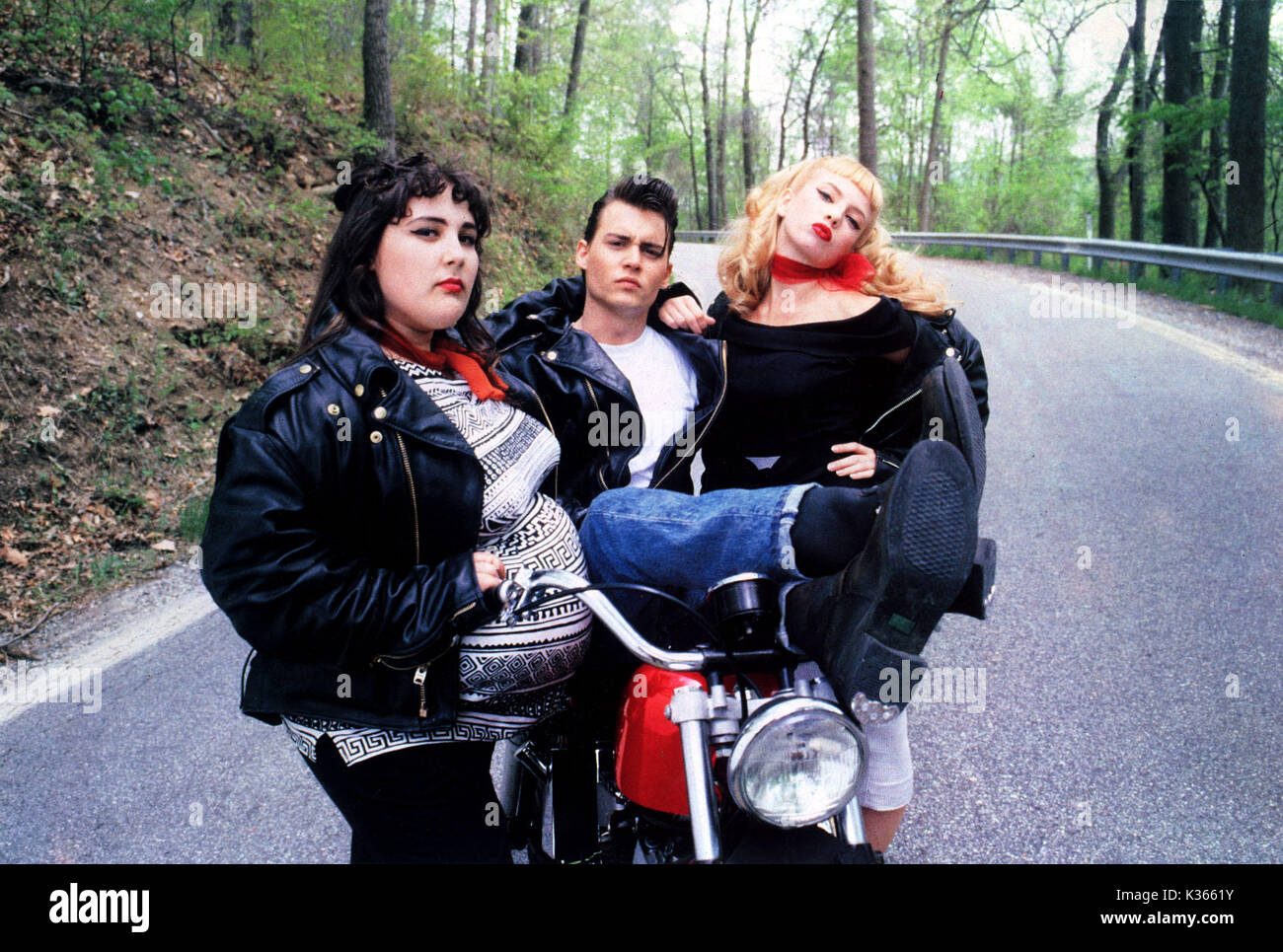 CRY-BABY UNIVERSAL PICTURES RICKI LAKE, JOHNNY DEPP, TRACI LORDS     Date: 1990 Stock Photo